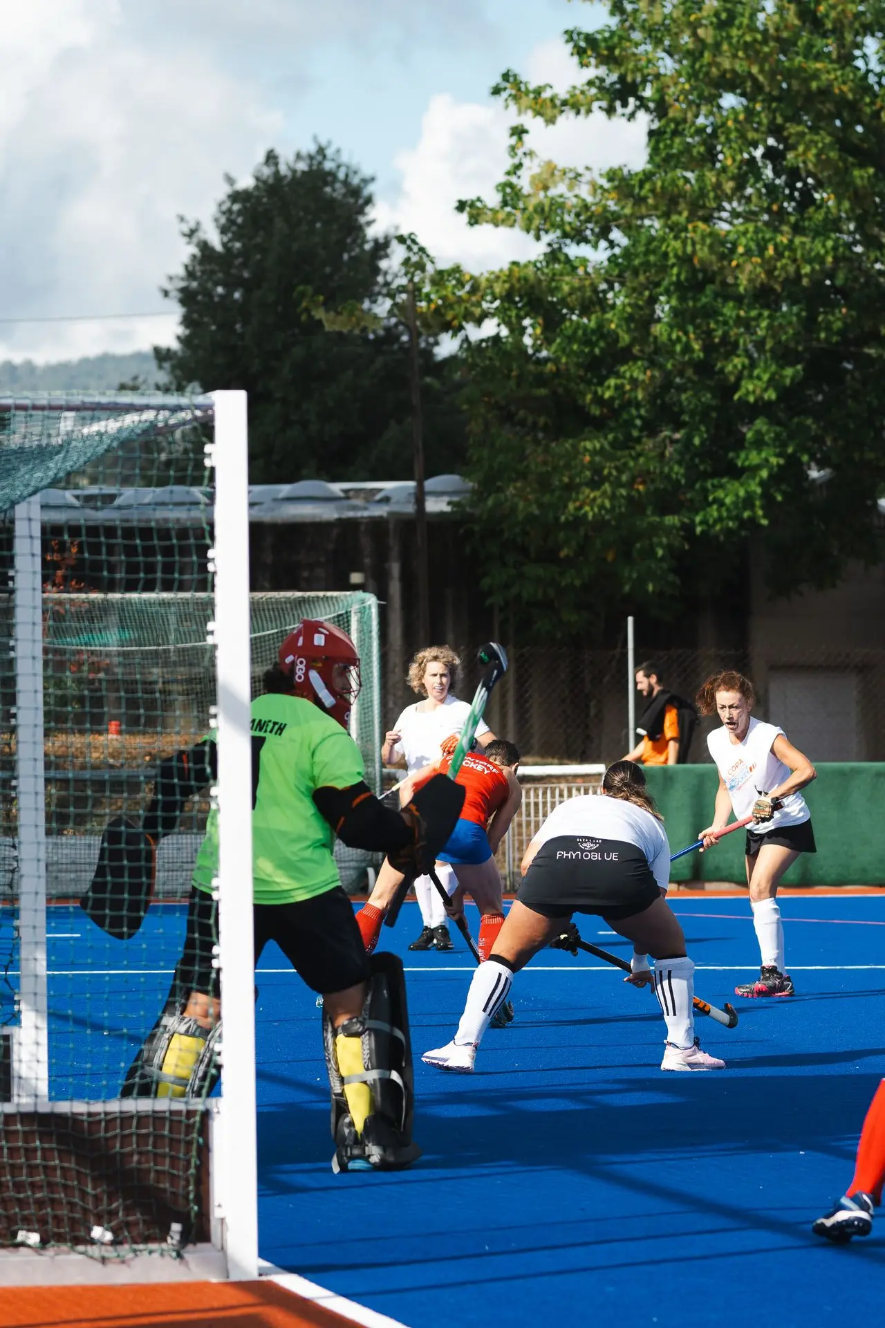 Partido femenino en el OHF